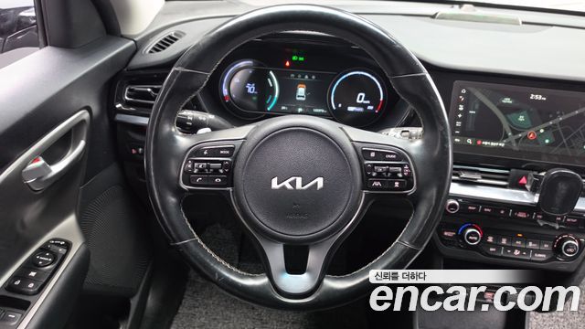 Kia Niro 2023 — photo 18
