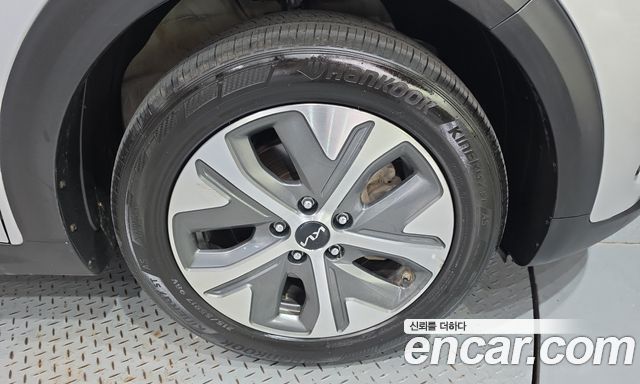 Kia Niro 2023 — photo 7