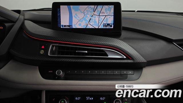 BMW i8 2016 — photo 12