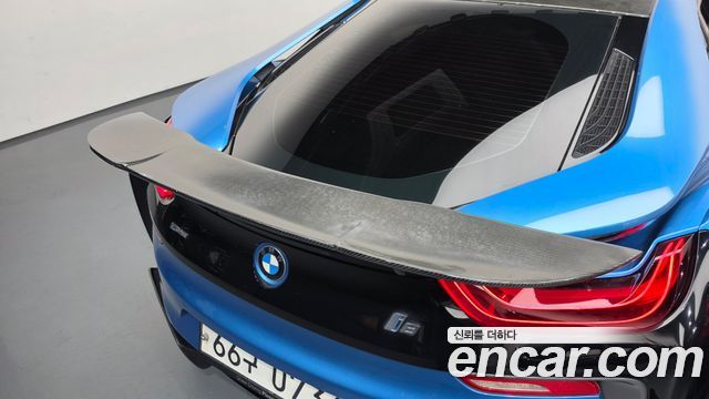 BMW i8 2016 — photo 17