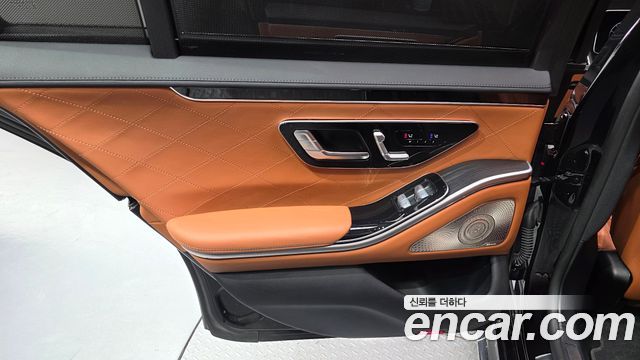 Mercedes-Benz S-Class 2023 — photo 15