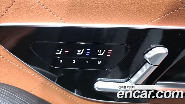 Mercedes-Benz S-Class 2023 — photo 29