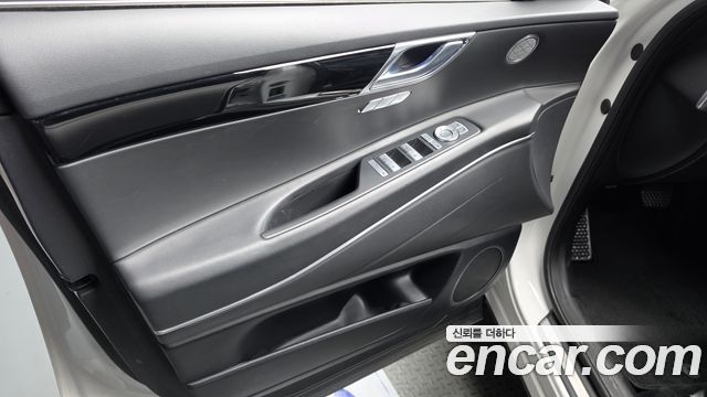 Genesis GV80 2022 — photo 14