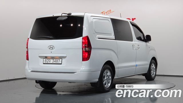 Hyundai Starex 2015 — photo 2