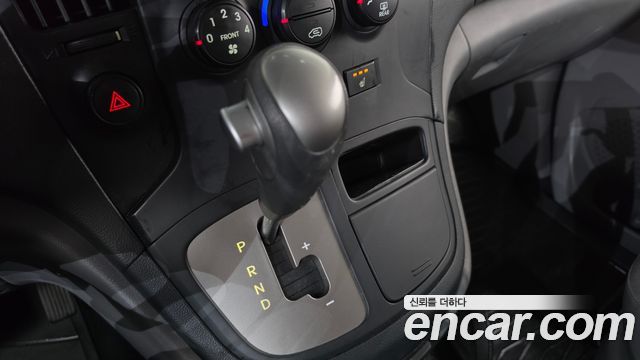 Hyundai Starex 2015 — photo 12