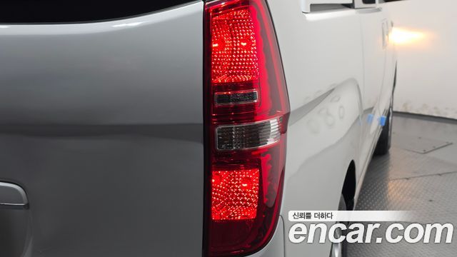 Hyundai Starex 2015 — photo 9