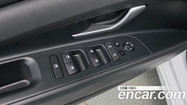 Hyundai AVANTE 2021 — photo 17