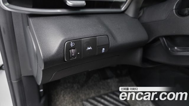 Hyundai AVANTE 2021 — photo 18