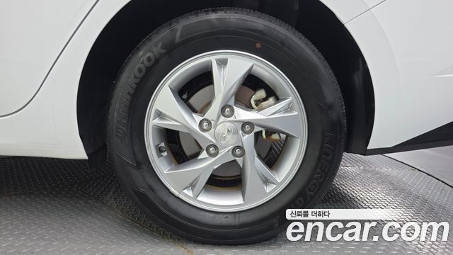 Hyundai AVANTE 2021 — photo 7