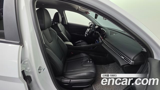 Hyundai AVANTE 2021 — photo 16