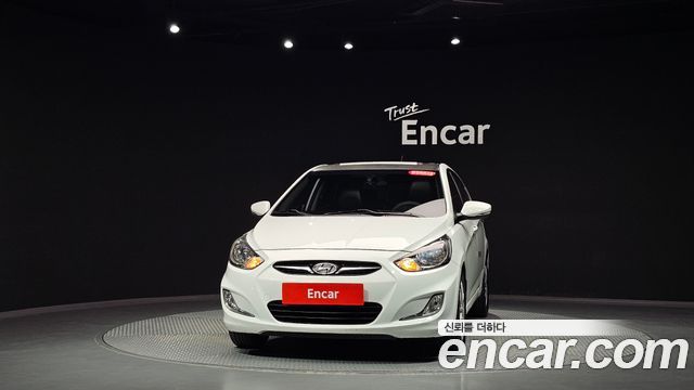 Hyundai Accent 2012 — photo 3