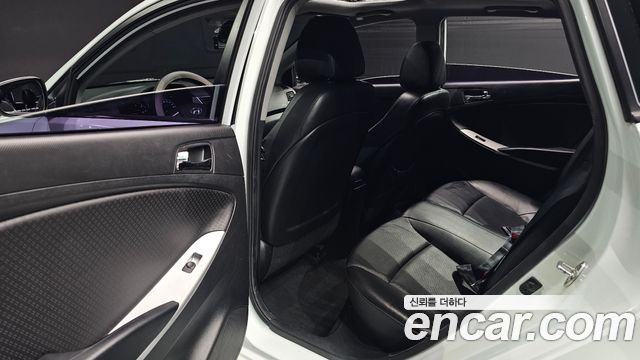 Hyundai Accent 2012 — photo 18
