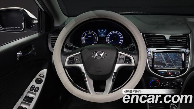 Hyundai Accent 2012 — photo 19