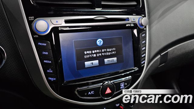 Hyundai Accent 2012 — photo 22