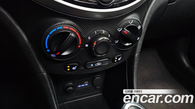 Hyundai Accent 2012 — photo 23