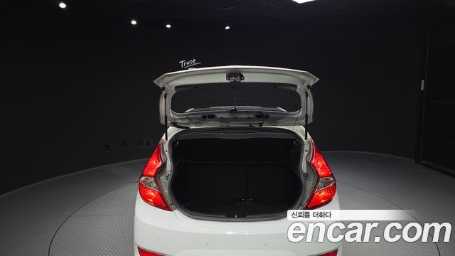 Hyundai Accent 2012 — photo 26