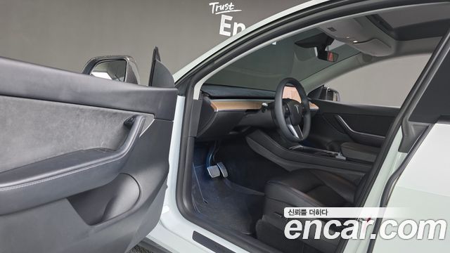 Tesla Model Y 2022 — photo 13