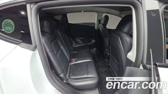 Tesla Model Y 2022 — photo 24