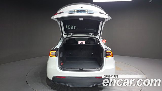 Tesla Model Y 2022 — photo 25