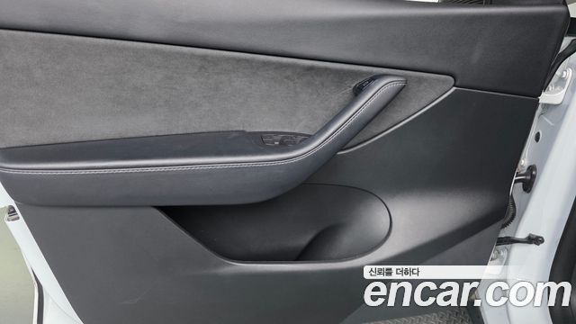 Tesla Model Y 2022 — photo 14