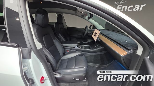 Tesla Model Y 2022 — photo 16