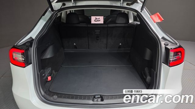 Tesla Model Y 2022 — photo 28