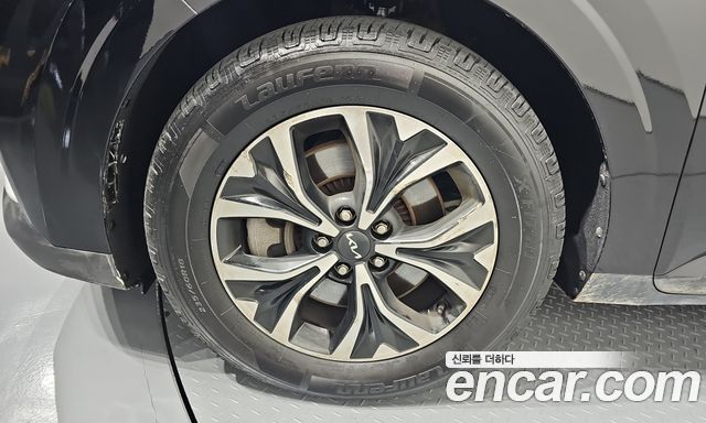 Kia Canival 2023 — photo 5