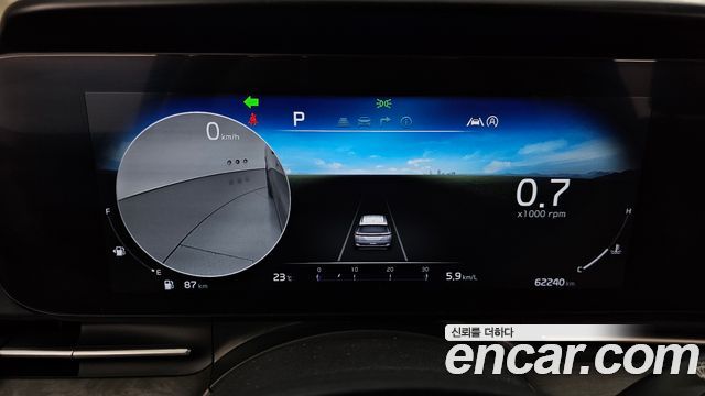 Kia Canival 2023 — photo 11