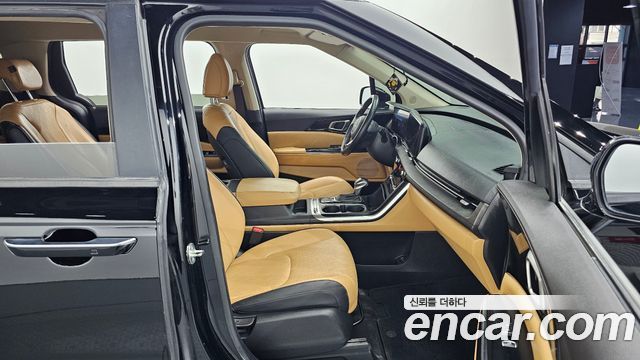 Kia Canival 2023 — photo 18