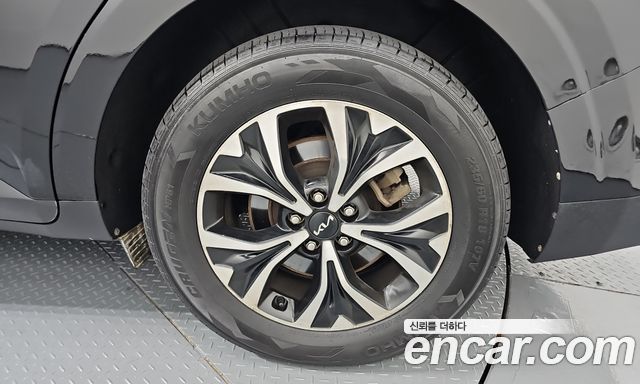 Kia Canival 2023 — photo 7