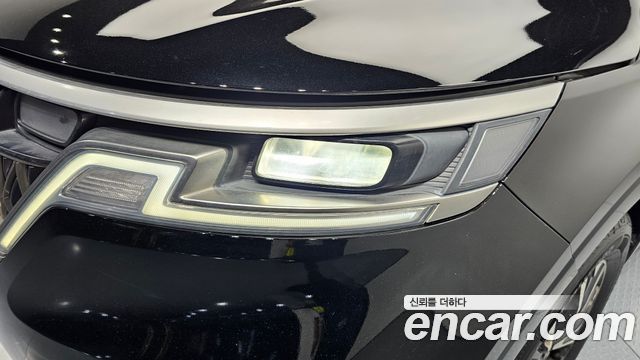 Kia Canival 2023 — photo 8