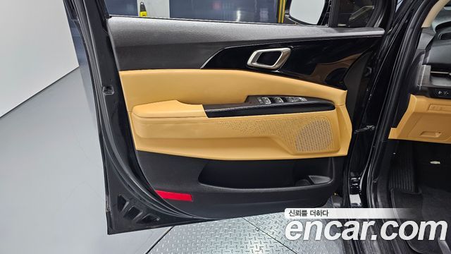 Kia Canival 2023 — photo 14