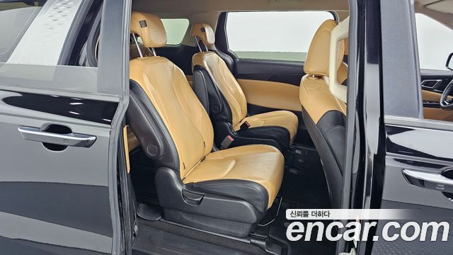 Kia Canival 2023 — photo 15