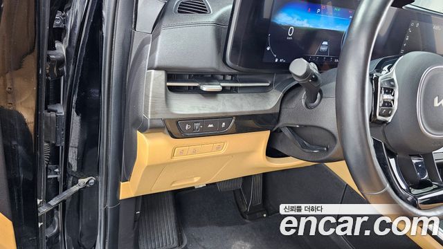 Kia Canival 2023 — photo 28