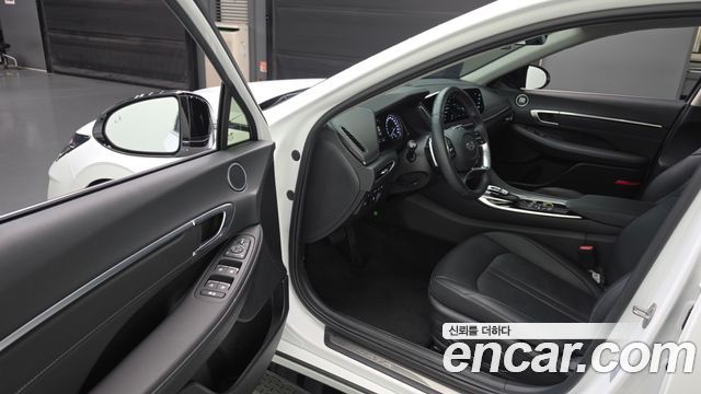 Hyundai Sonata 2023 — photo 13