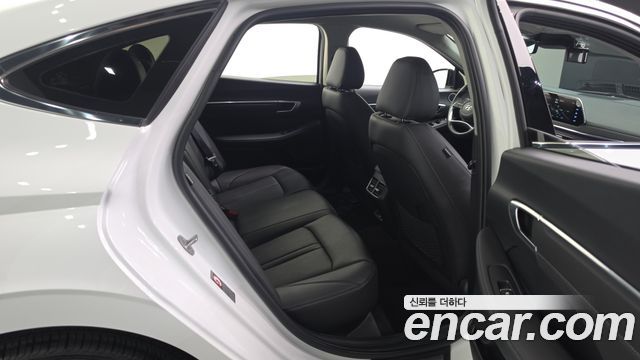Hyundai Sonata 2023 — photo 17