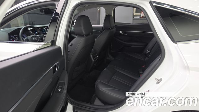 Hyundai Sonata 2023 — photo 18