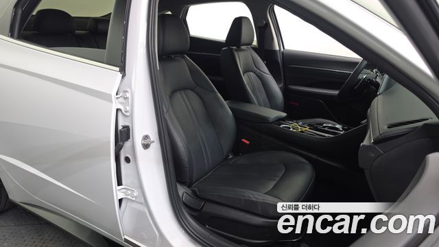 Hyundai Sonata 2023 — photo 16