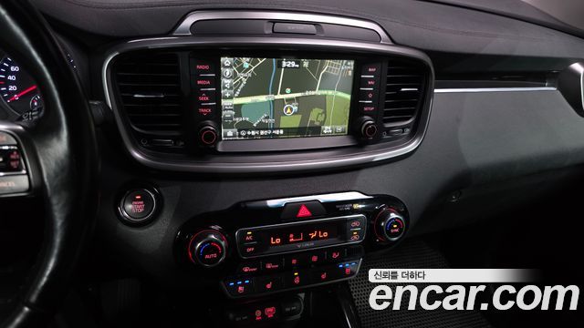 Kia Sorento 2018 — photo 19