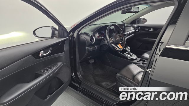 Kia K3 2022 — photo 13