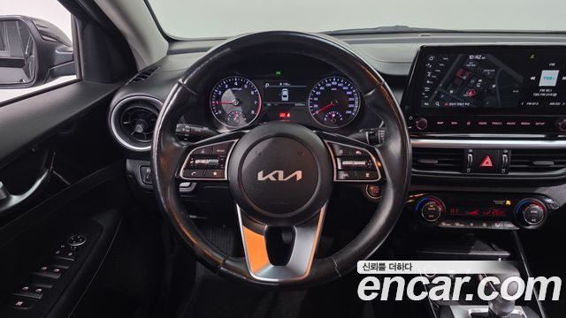 Kia K3 2022 — photo 22
