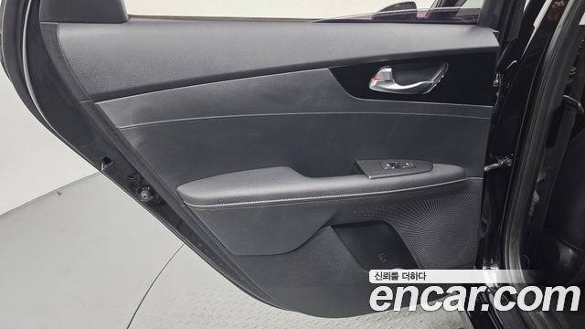 Kia K3 2022 — photo 15