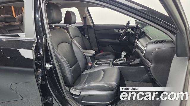 Kia K3 2022 — photo 16