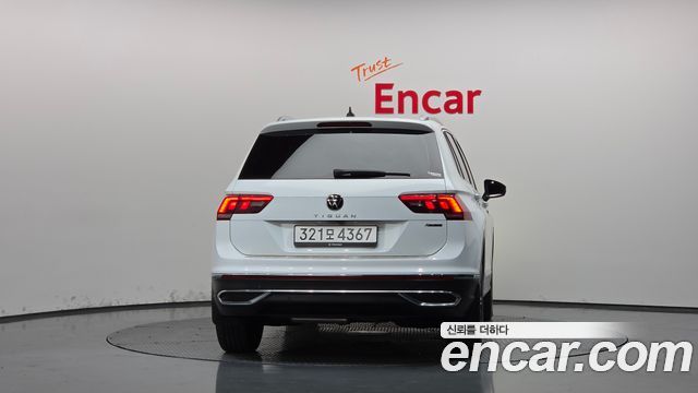 Volkswagen Tiguan 2022 — photo 4