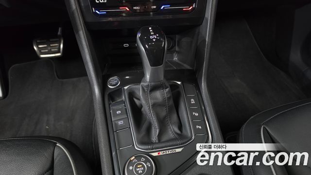 Volkswagen Tiguan 2022 — photo 12