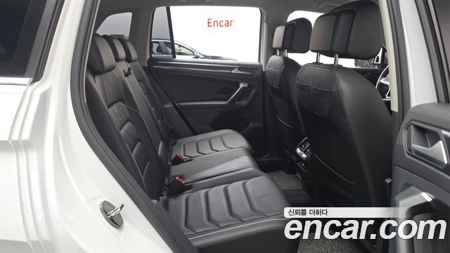 Volkswagen Tiguan 2022 — photo 17