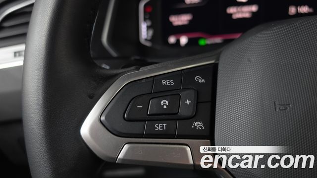 Volkswagen Tiguan 2022 — photo 22