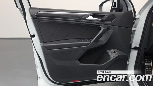 Volkswagen Tiguan 2022 — photo 14