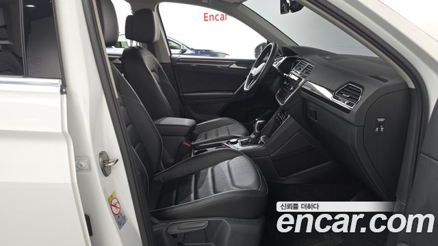 Volkswagen Tiguan 2022 — photo 16