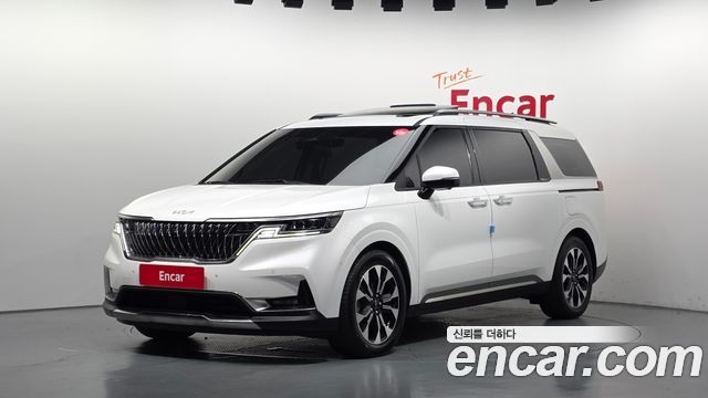 Kia Canival 2023 — photo 1